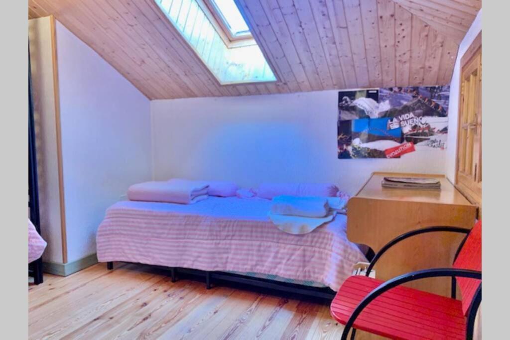 Atico En Biescas Con Piscina, Chimenea Y Garaje Apartment Exterior photo